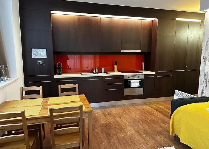 Bl Yacht Club Art B2 *