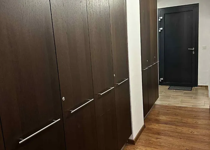 Bl Yacht Club Art B2 *